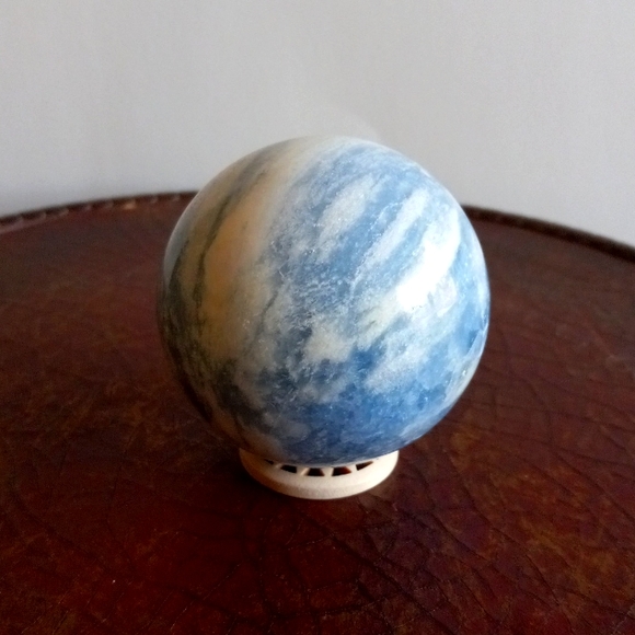 Blue calcite crystal sphere. 422g. Approx 2.6" width. 8.5" circumference. New. - Picture 5 of 7